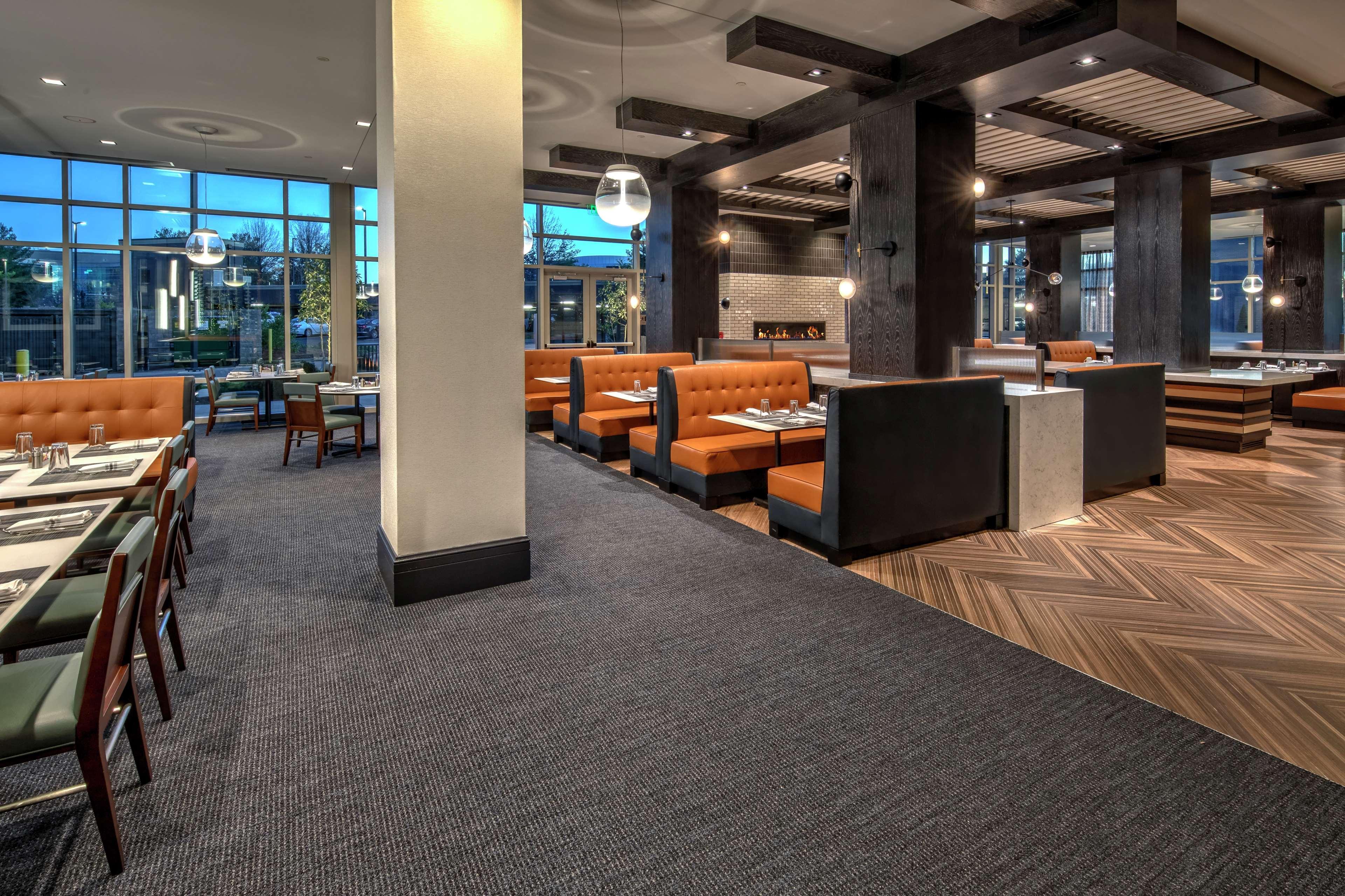Отель Hilton Franklin Cool Springs Экстерьер фото