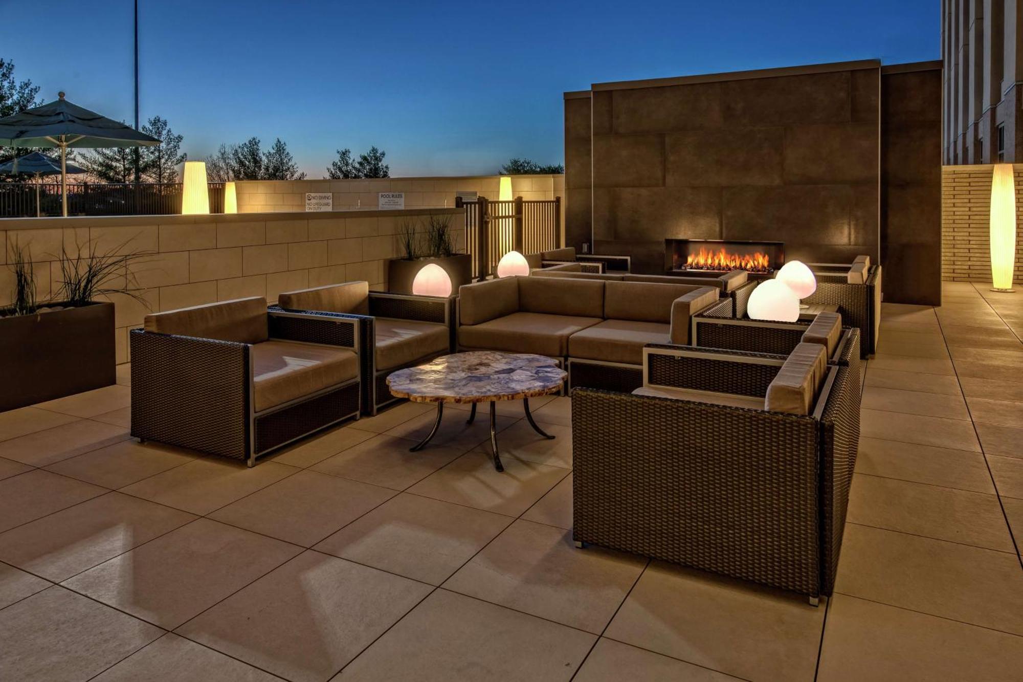 Отель Hilton Franklin Cool Springs Экстерьер фото