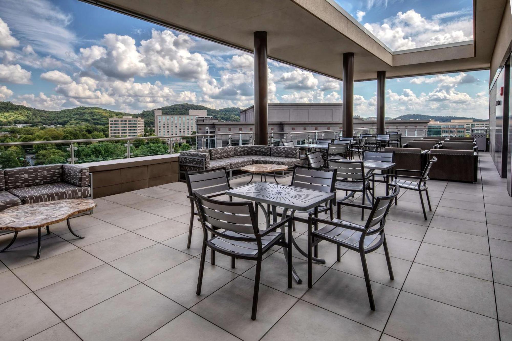 Отель Hilton Franklin Cool Springs Экстерьер фото
