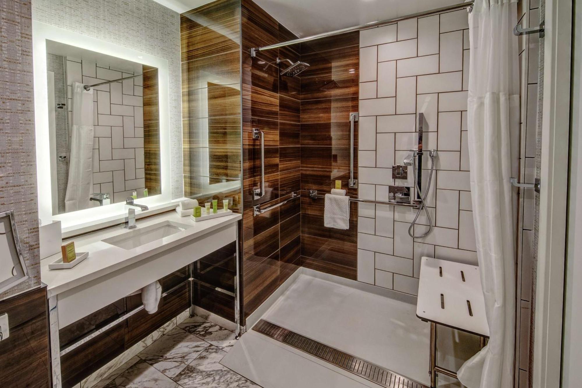 Отель Hilton Franklin Cool Springs Экстерьер фото