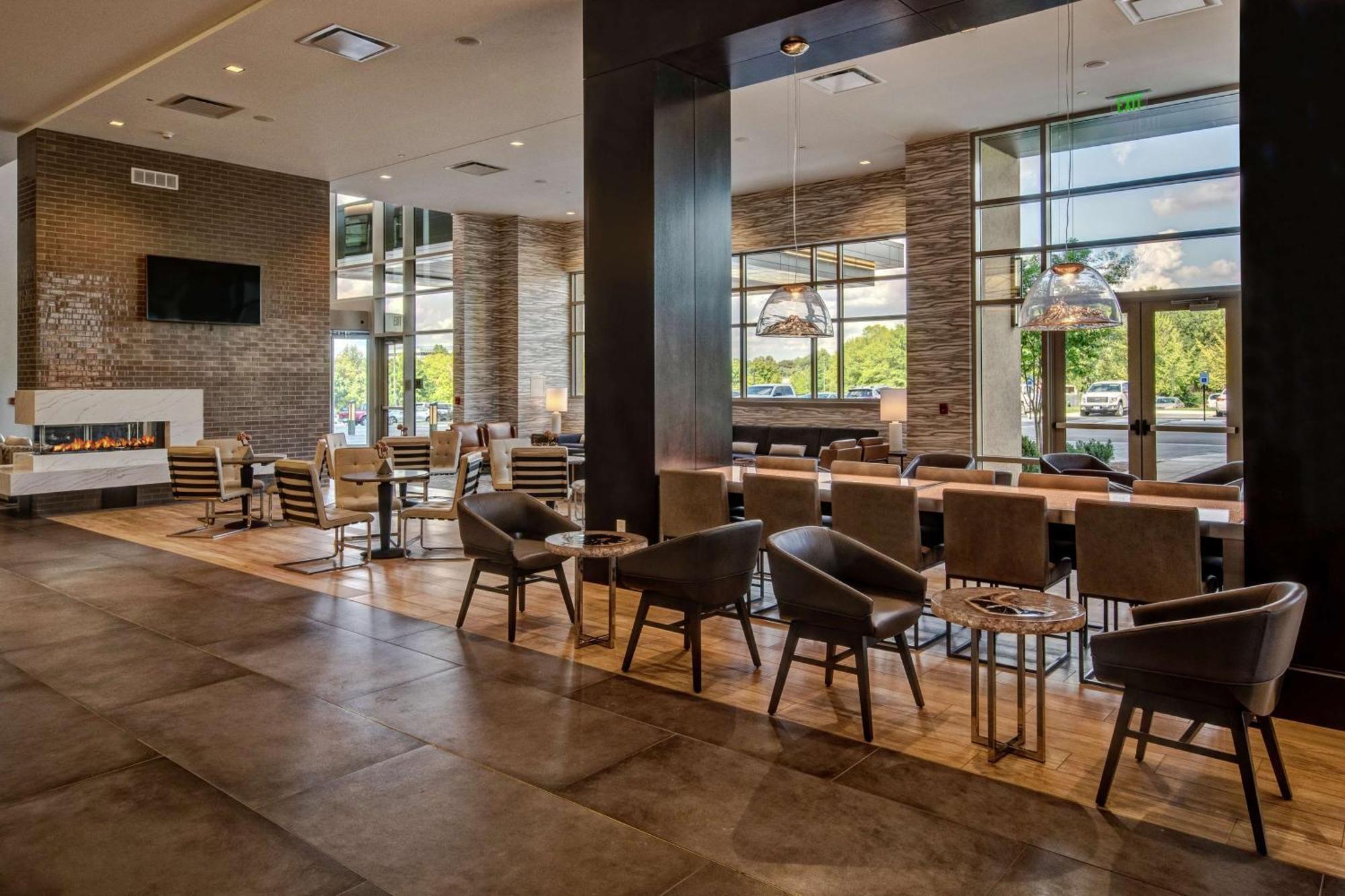 Отель Hilton Franklin Cool Springs Экстерьер фото