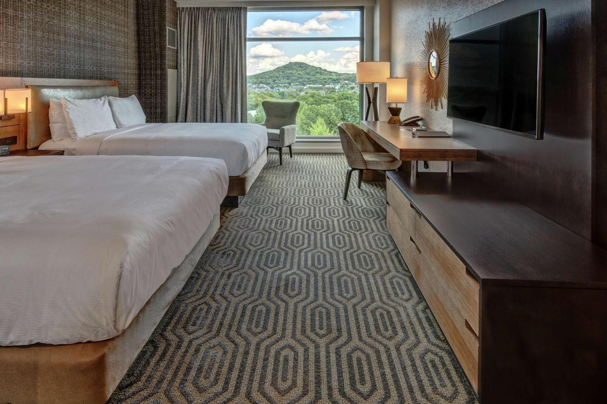 Отель Hilton Franklin Cool Springs Экстерьер фото