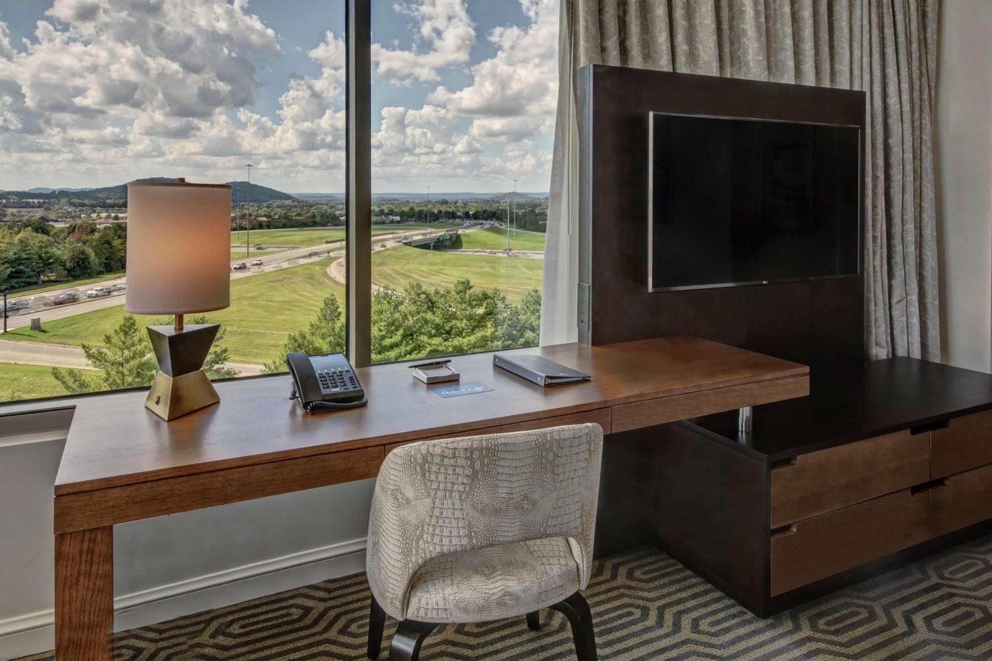 Отель Hilton Franklin Cool Springs Экстерьер фото