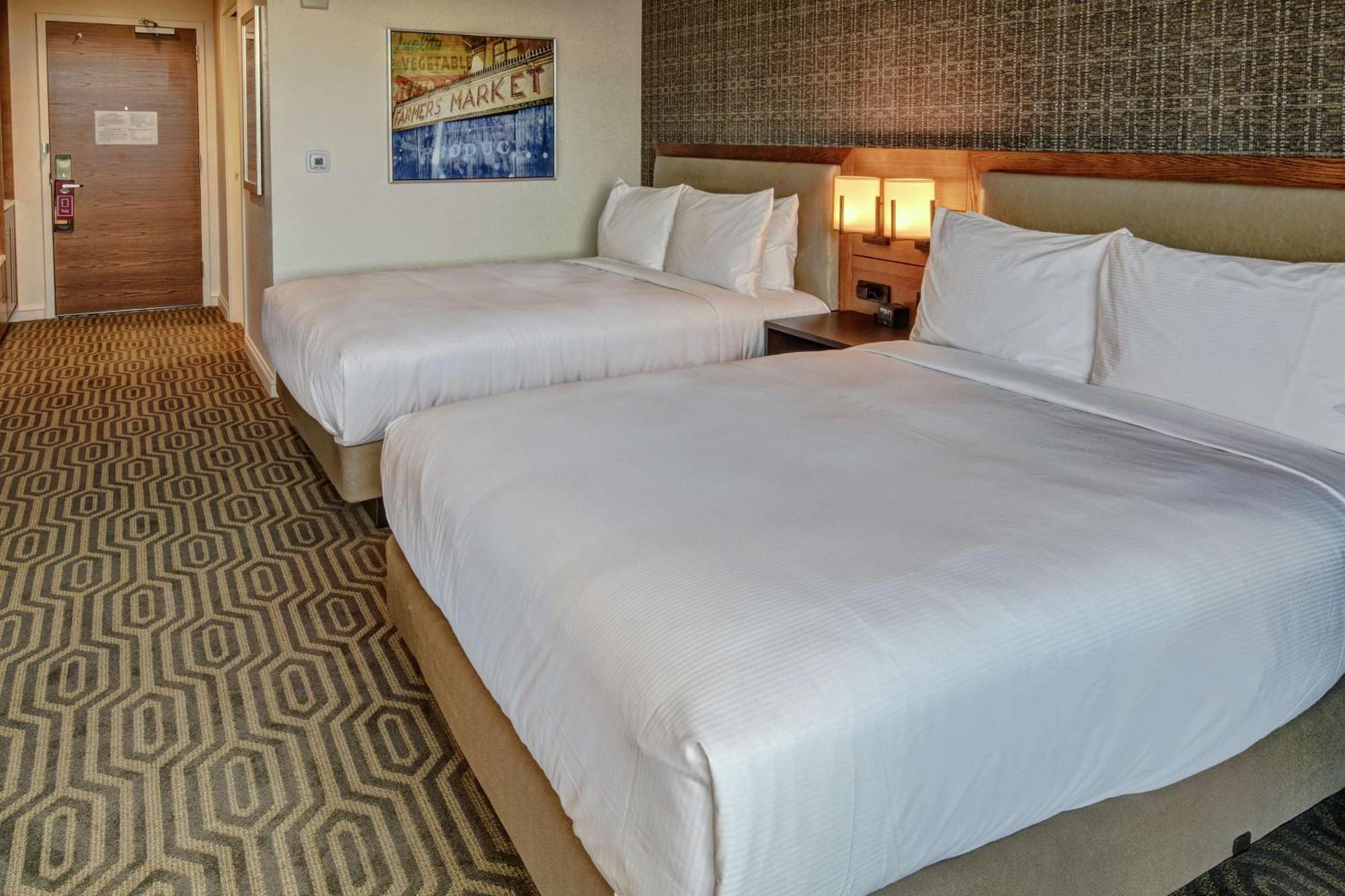 Отель Hilton Franklin Cool Springs Экстерьер фото
