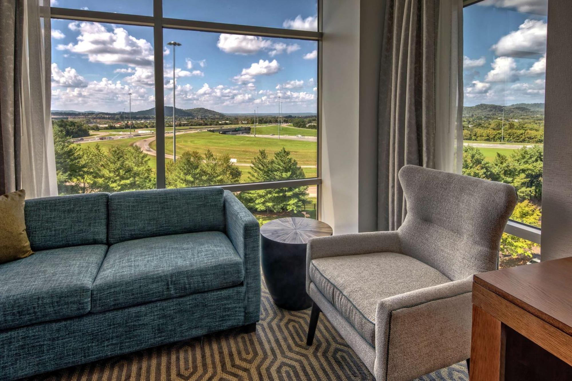 Отель Hilton Franklin Cool Springs Экстерьер фото
