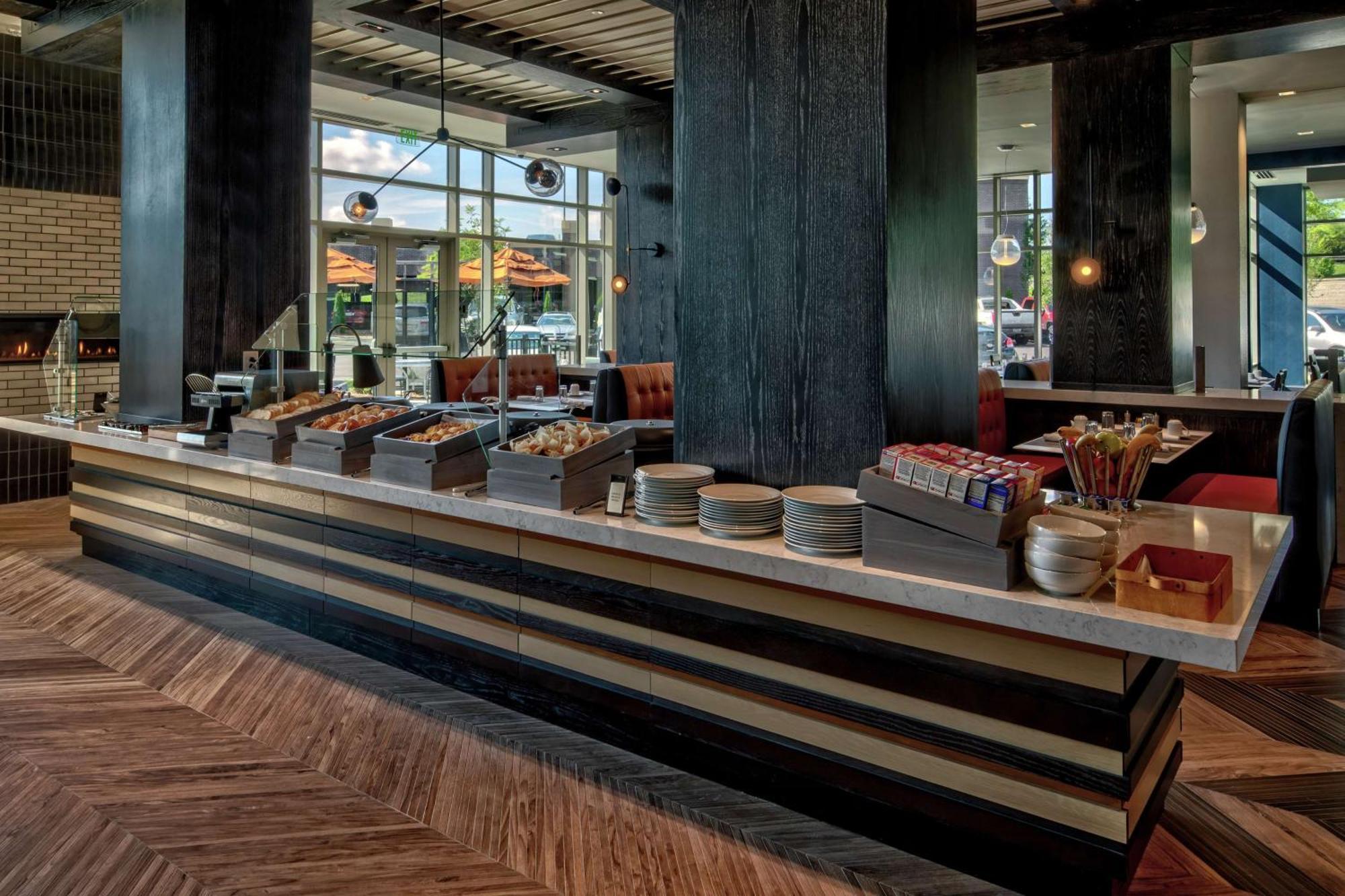 Отель Hilton Franklin Cool Springs Экстерьер фото