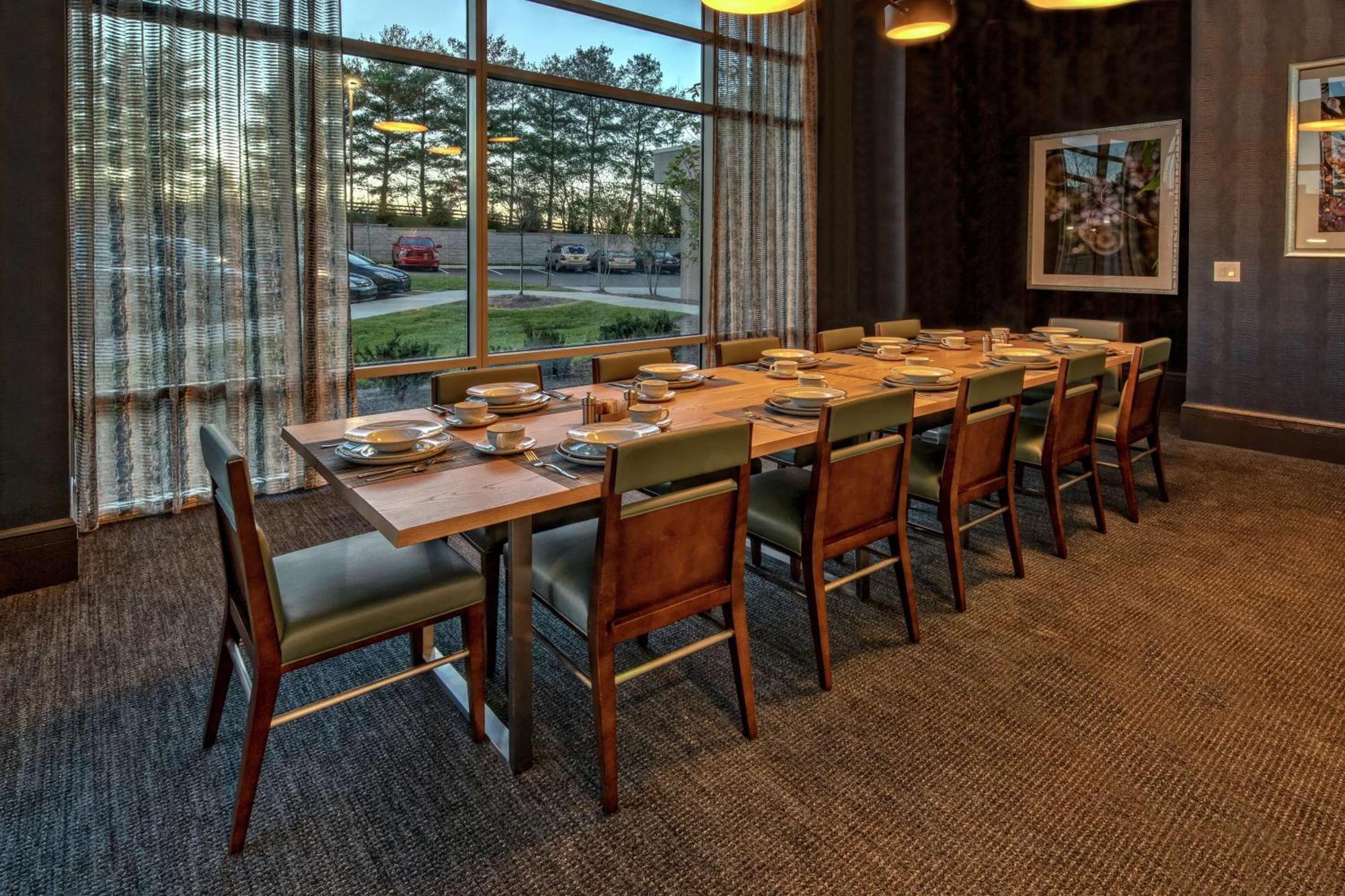 Отель Hilton Franklin Cool Springs Экстерьер фото