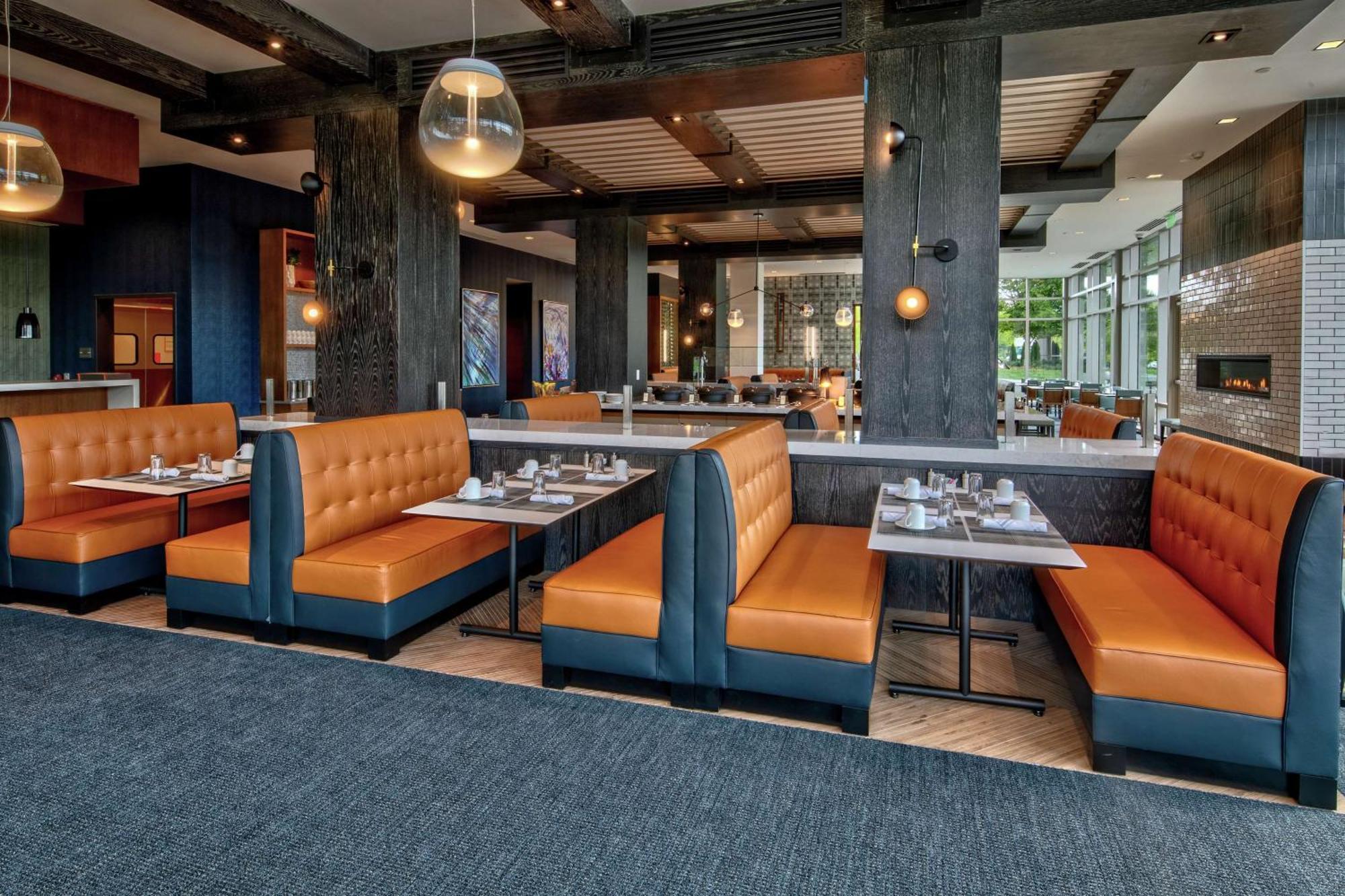 Отель Hilton Franklin Cool Springs Экстерьер фото